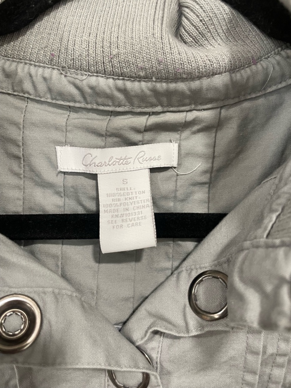 SOLD - Y2K Charlotte Russe Light Gray Ribbed-Hem Button Bomber Jacket | Sz S - Picture 4 of 8